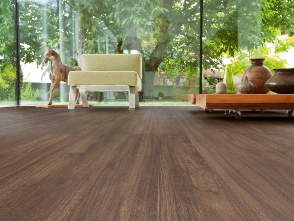 Designboden Nussbaum strukturiert "Disano Classic Aqua" Landhausdiele XL